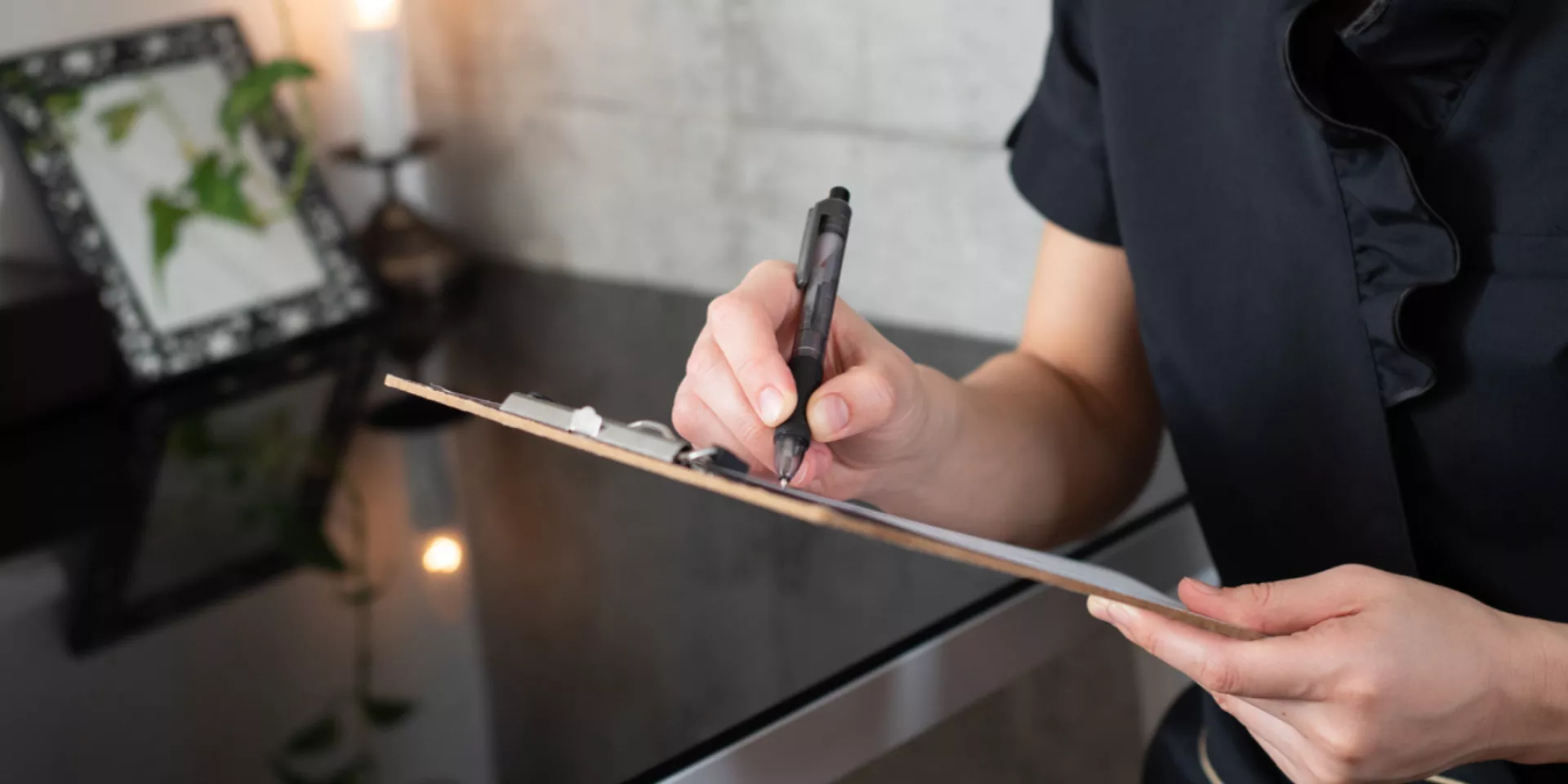 Pourquoi chaque technologie esthétique a besoin d’un protocole cosmétique adapté