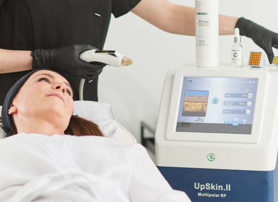 Machines et soins anti-âge : Comment maximiser les résultats ?