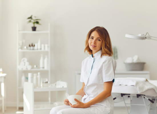 Comment adapter votre offre cabine pendant l’été sans interrompre les cures
